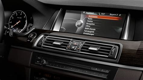 What is the latest BMW software update, and how does it dance with the stars?